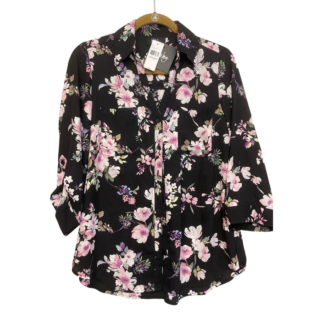 By & By woman’s Floral Blouse Med black pink flowers‎